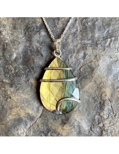 Pendentif « Goutte d'eau » en Labradorite Spectrolite - Reflet Orange/Jaune vous aussi creer 